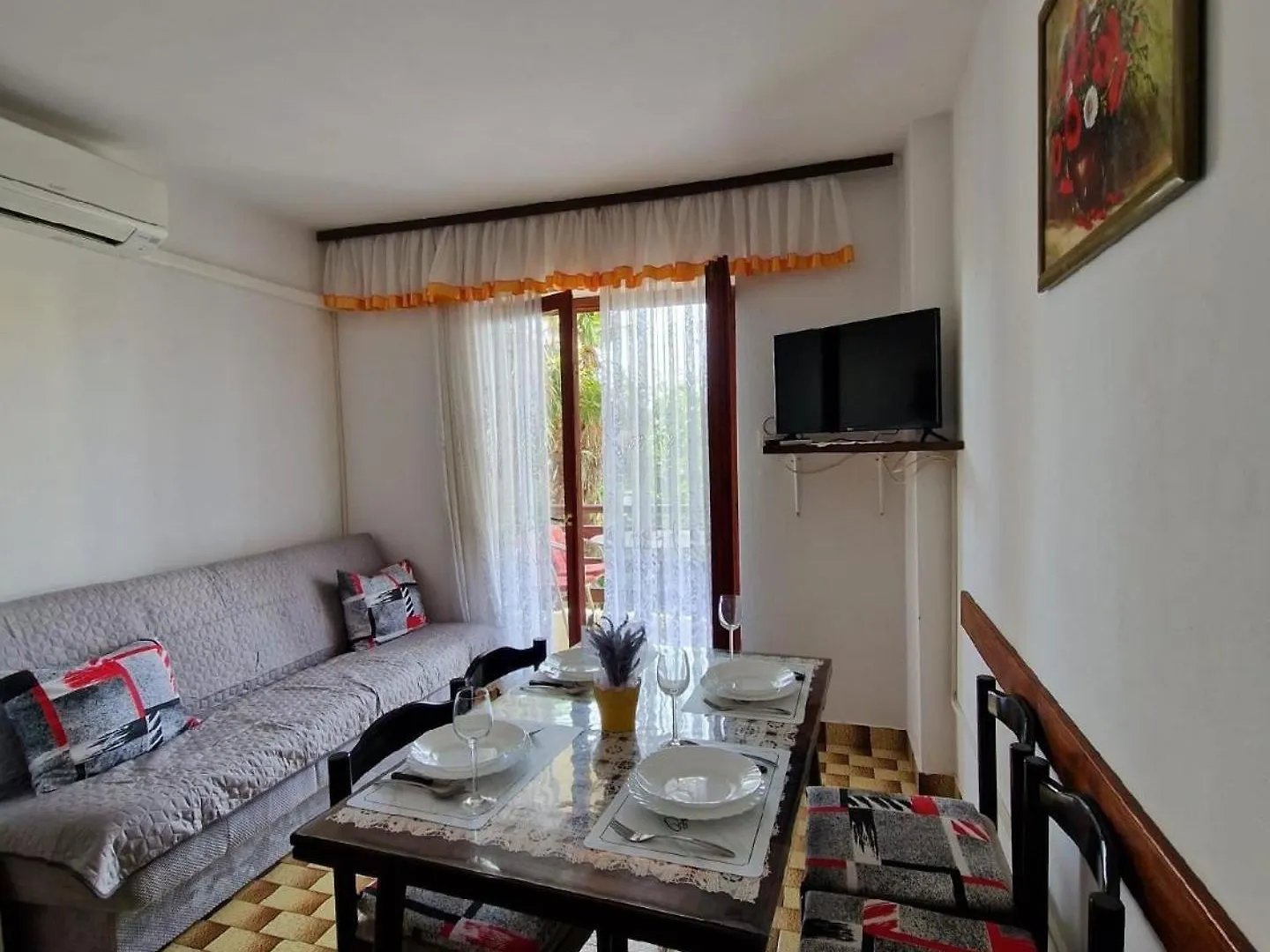 Apartment Ferienwohnung Fuer 4 Personen Ca 68 Qm In Njivice, Kvarner Bucht Krk
