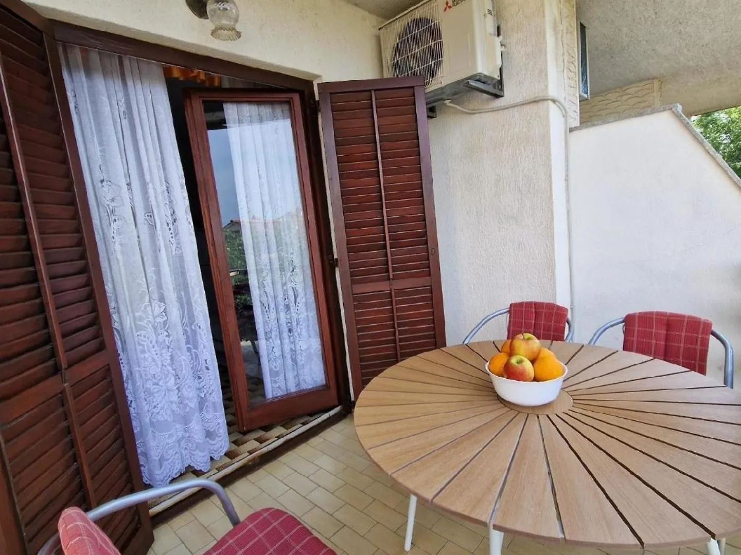 Ferienwohnung Fuer 4 Personen Ca 68 Qm In Njivice, Kvarner Bucht Krk Apartment Njivice